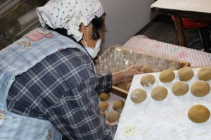 新上五島町でのかんころ餅を作る風景