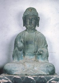 金蔵寺の銅造如来形坐像