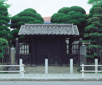 五教館御成門