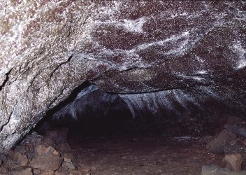 黄島溶岩トンネル