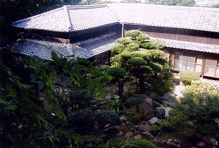 内野家住宅（主屋、門及び塀、煉瓦塀、石段）