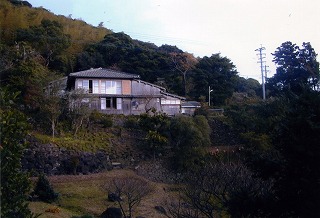 梅ヶ谷津偕楽園（主屋、石塀及び石段、石垣、稲荷社）