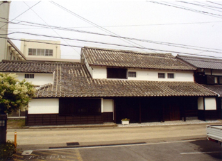 鵜殿家住宅　旧主屋・主屋