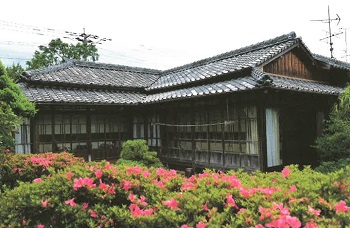 堤内家住宅主屋・門・石塀