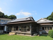 碧雲荘（旧熊本家住宅）主屋・門・石垣