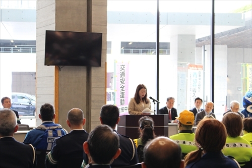 馬場副知事の交通安全運動開始式発言の様子.JPG