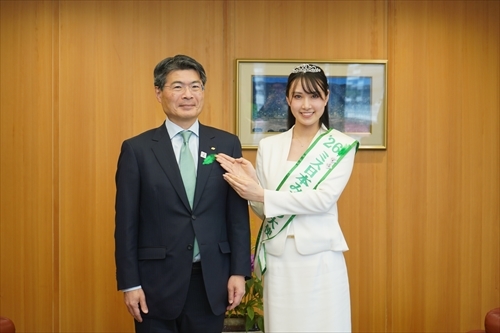 知事と永田愛美さん.JPG