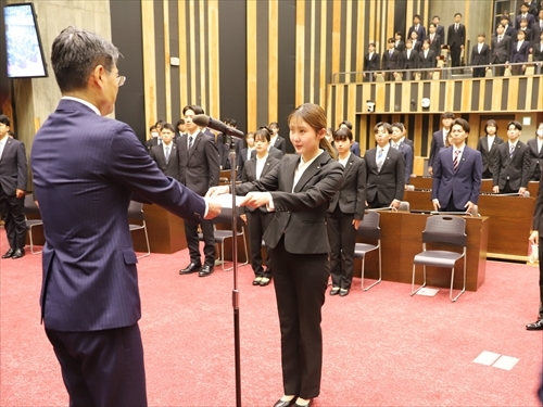 辞令交付の様子.JPG