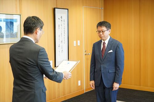 贈呈式の様子_R.JPG