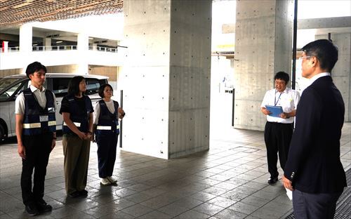 知事から派遣される3名へ激励_R.JPG