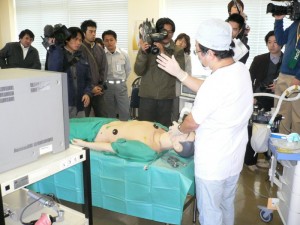 写真（長崎県消防学校における気管挿管講習実施状況）