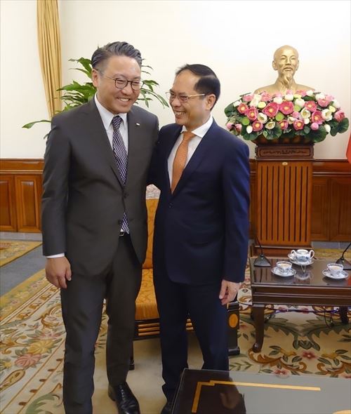 大臣との記念撮影