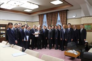 鈴木財務大臣