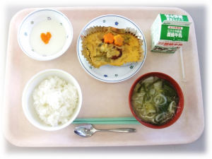 県立学校の給食写真
