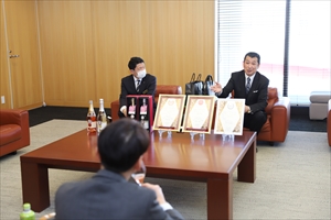 試飲の様子