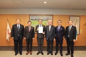 R-集合写真