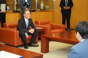 知事の様子_R