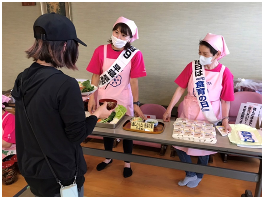 食改活動の様子１