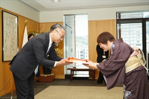 表彰楯の授与_R