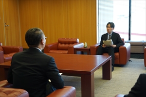 懇談の様子_R
