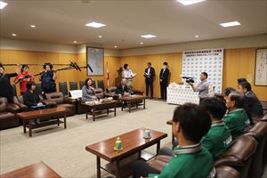 （馬場副知事試食）20230914_セブンイレブン・ジャパン北九州ゾーンマネージャー来訪(18)_R