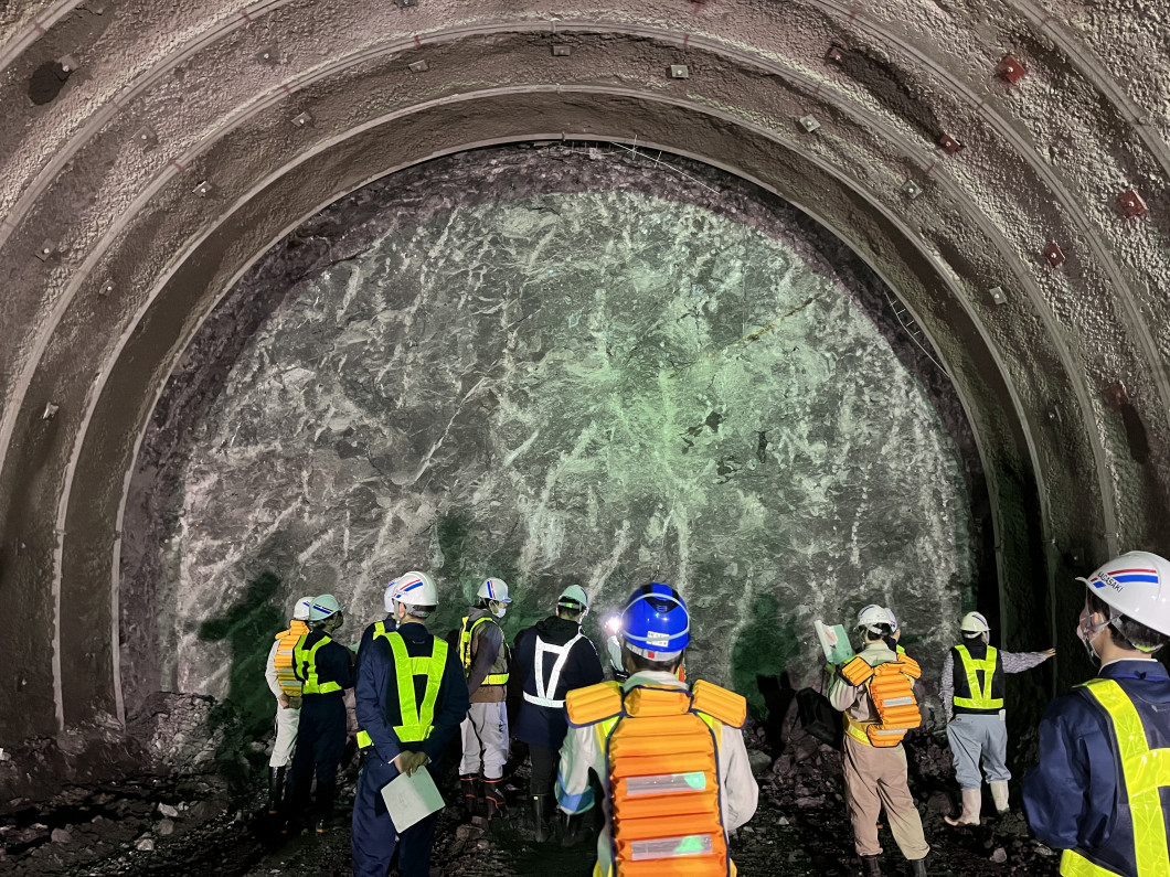 現場見学の様子