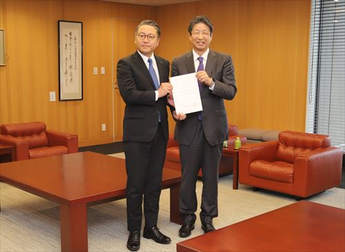 辞令交付の写真_R