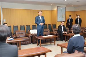 81db3ae5-6bc0-40db-8a1c-88ec4e830bb9_R