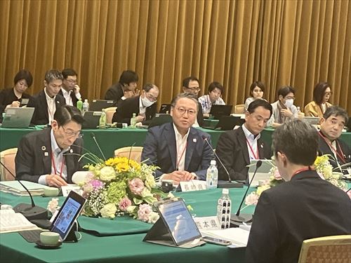 会議の様子①_R