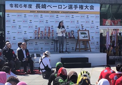 ①祝辞を述べる馬場副知事_R