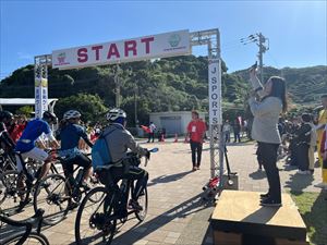 スターターを務める馬場副知事_R