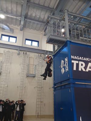 高所訓練デモンストレーションの様子_R
