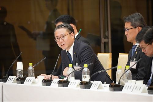 会議の様子（政府主催）_R