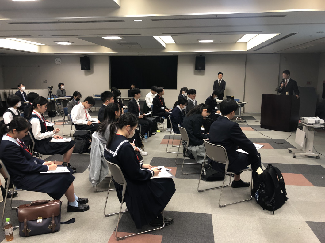 湯崎知事の講演