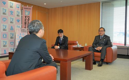 贈呈式の様子_R